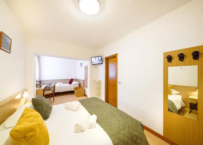 Ambassador Ξενοδοχείο 3*